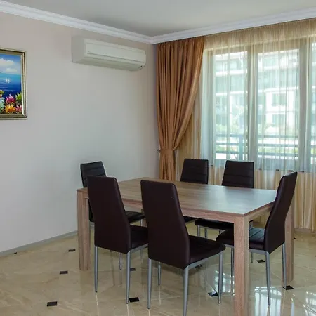 Hotel apartamentowy Rose Gardens Boutique By Asteri